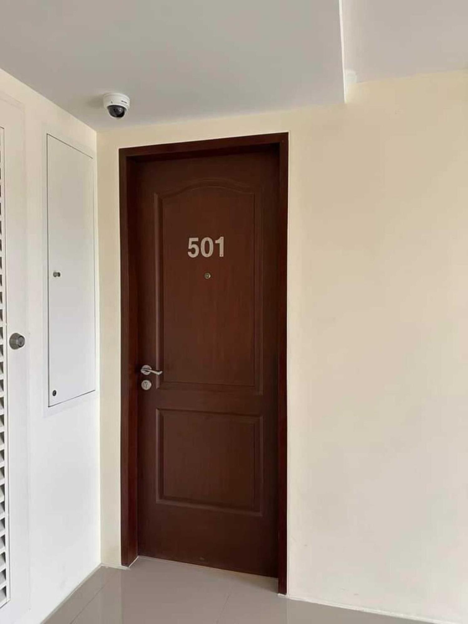 Fullerton Suites Puting Kahoy 外观 照片