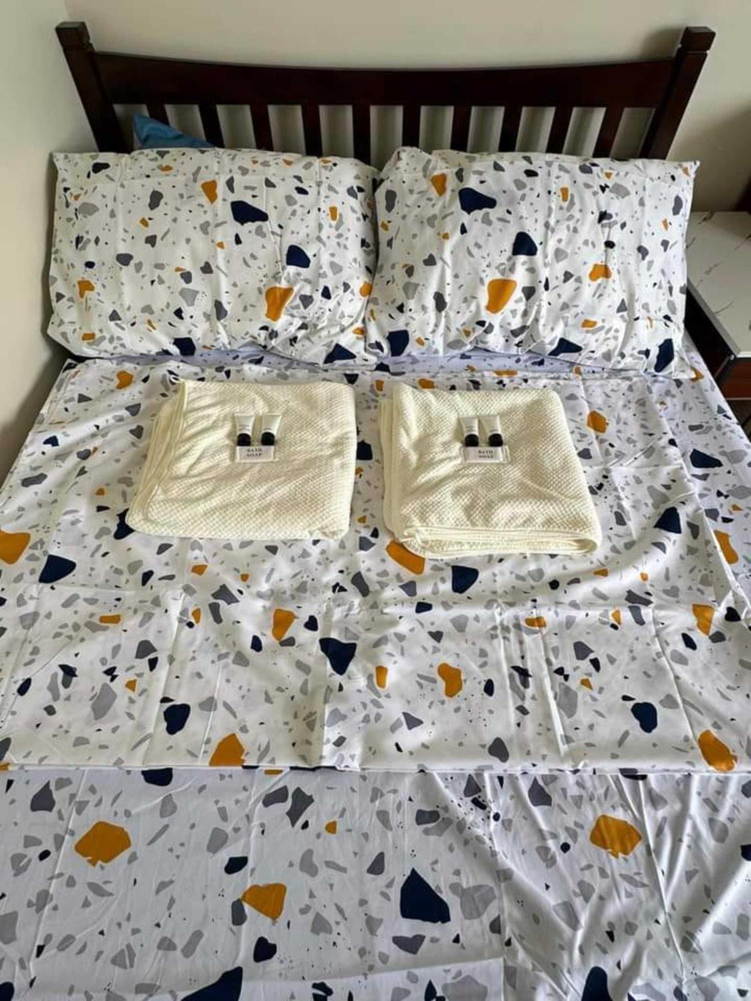 Fullerton Suites Puting Kahoy 外观 照片