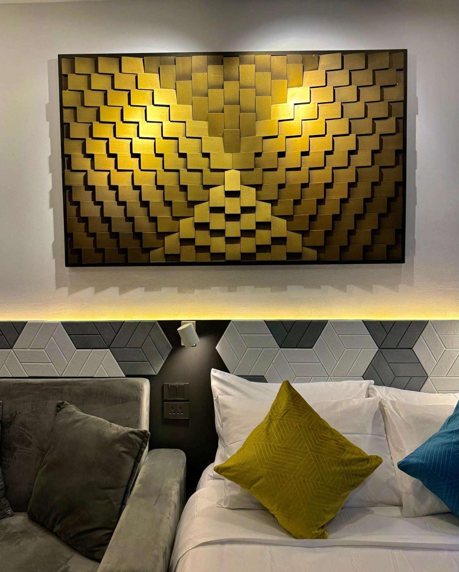 Fullerton Suites Puting Kahoy 外观 照片