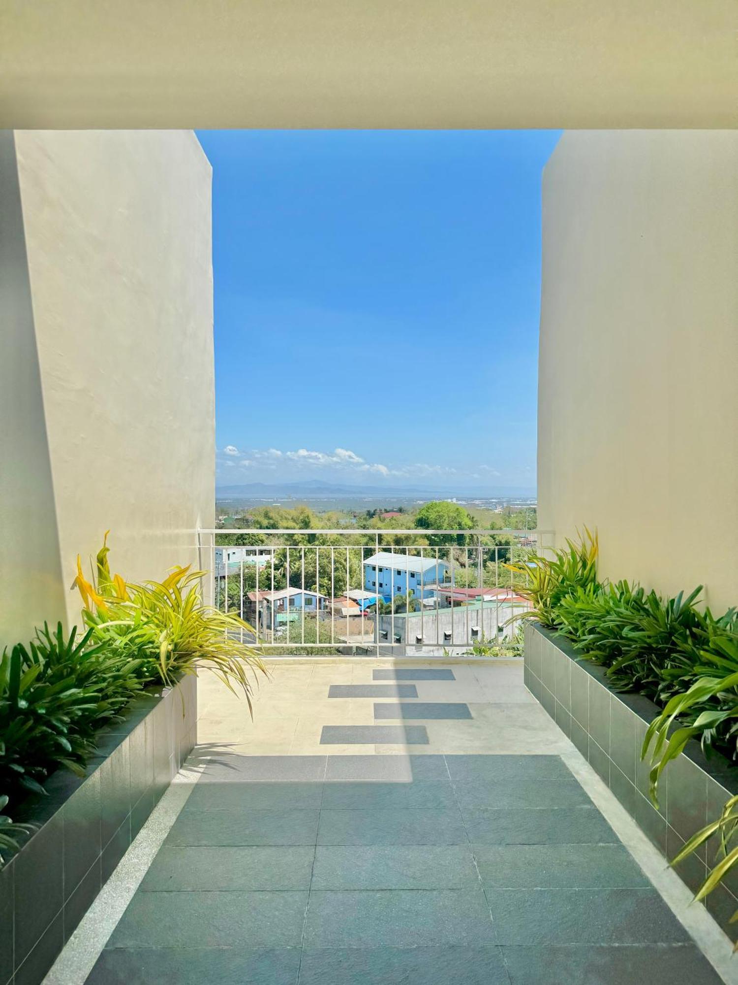 Fullerton Suites Puting Kahoy 外观 照片