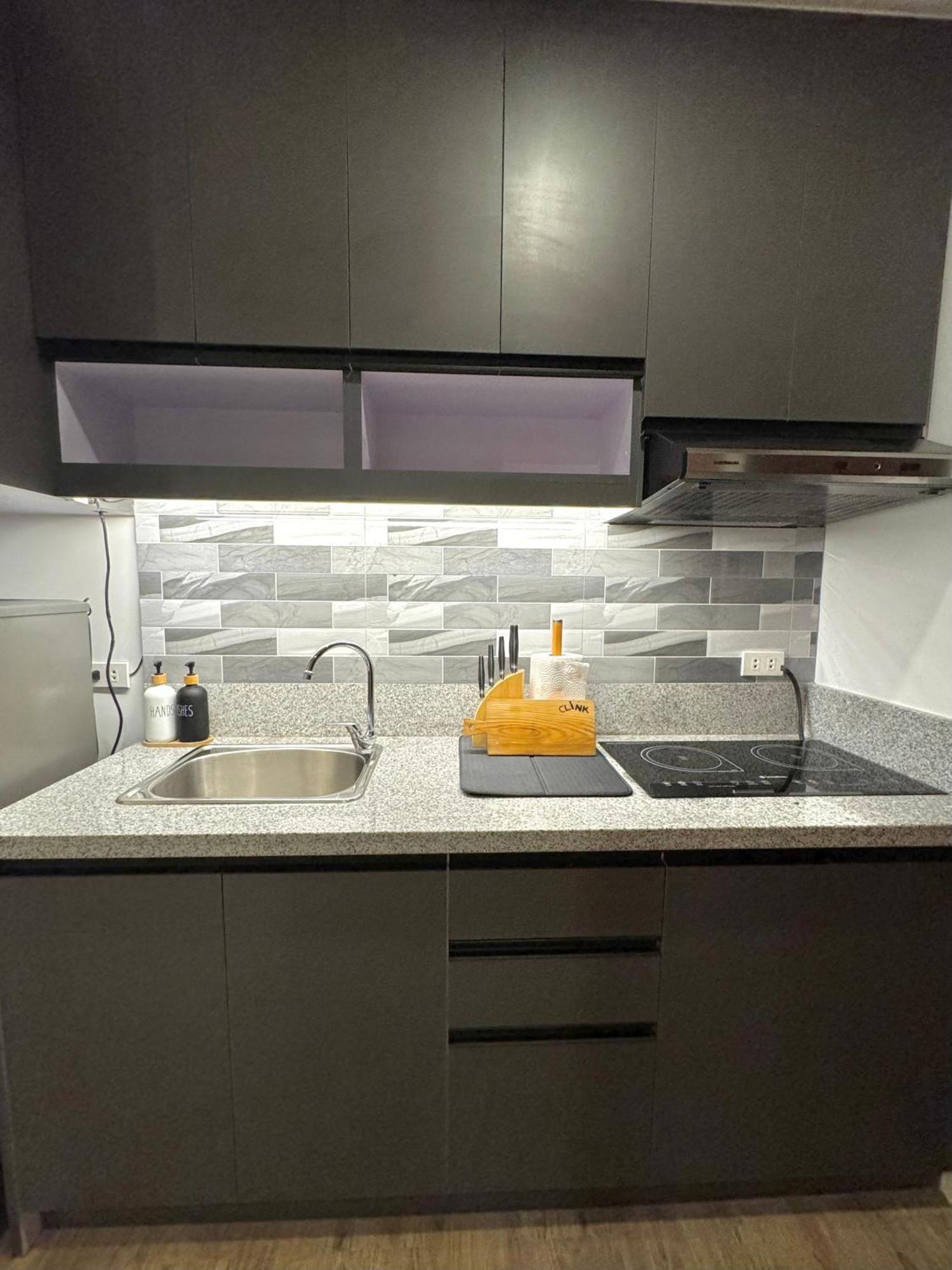 Fullerton Suites Puting Kahoy 外观 照片