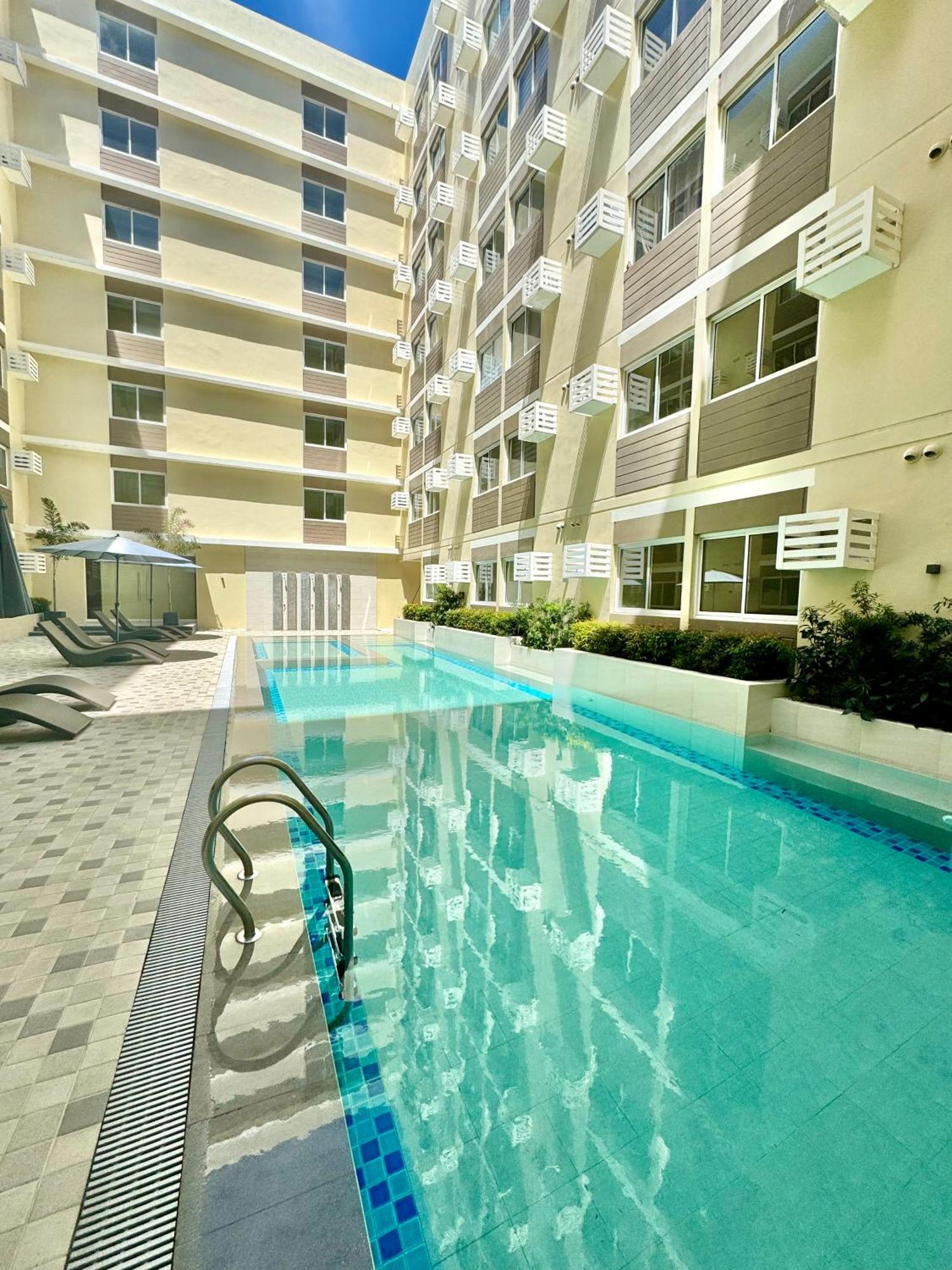 Fullerton Suites Puting Kahoy 外观 照片