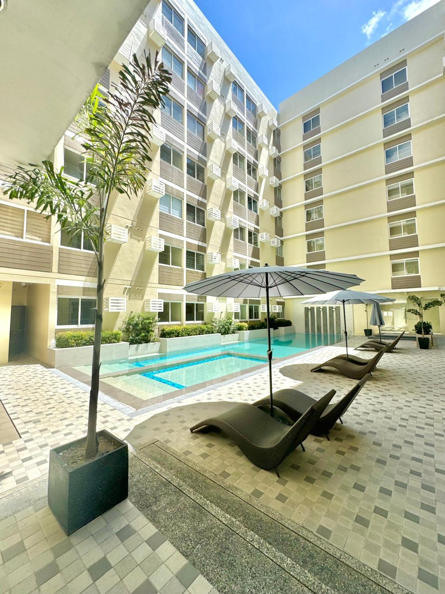 Fullerton Suites Puting Kahoy 外观 照片